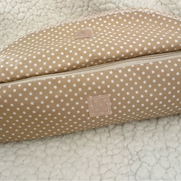 Isabella’s Journey Umbrella - Picture 3 of 9